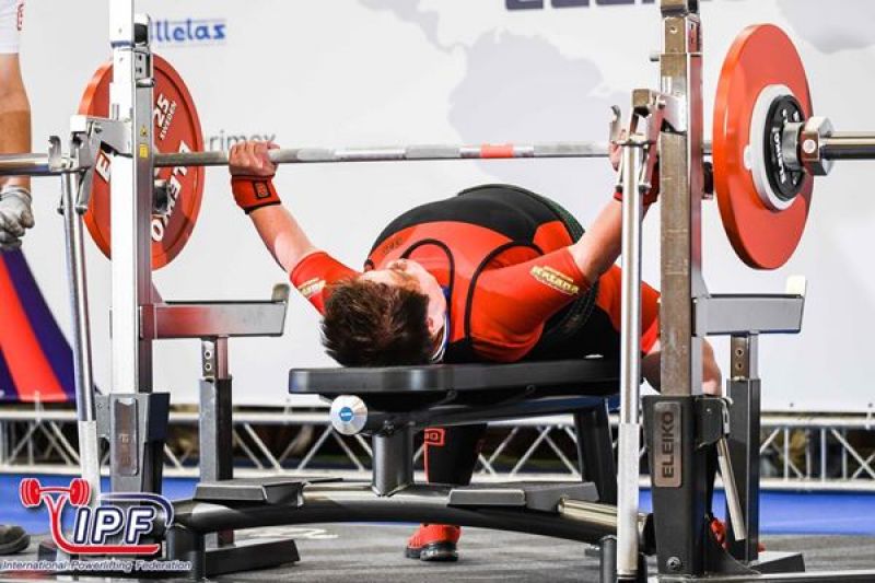 cụ bà vô địch giải nâng tạ